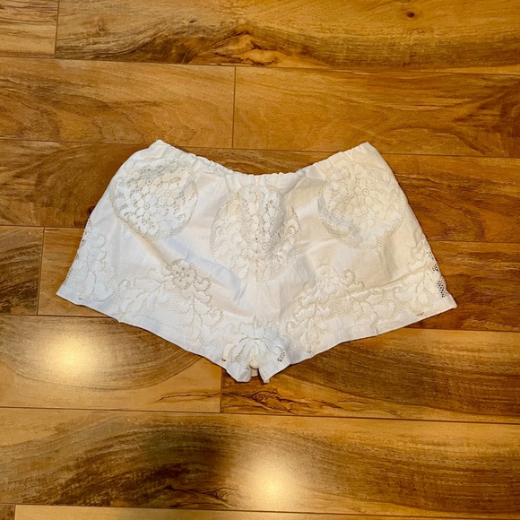 GRACE LOVES LACE 2 PIECE WHITE LACE SHORTS AND KIMONO JACKET SET - Picture 4 of 7